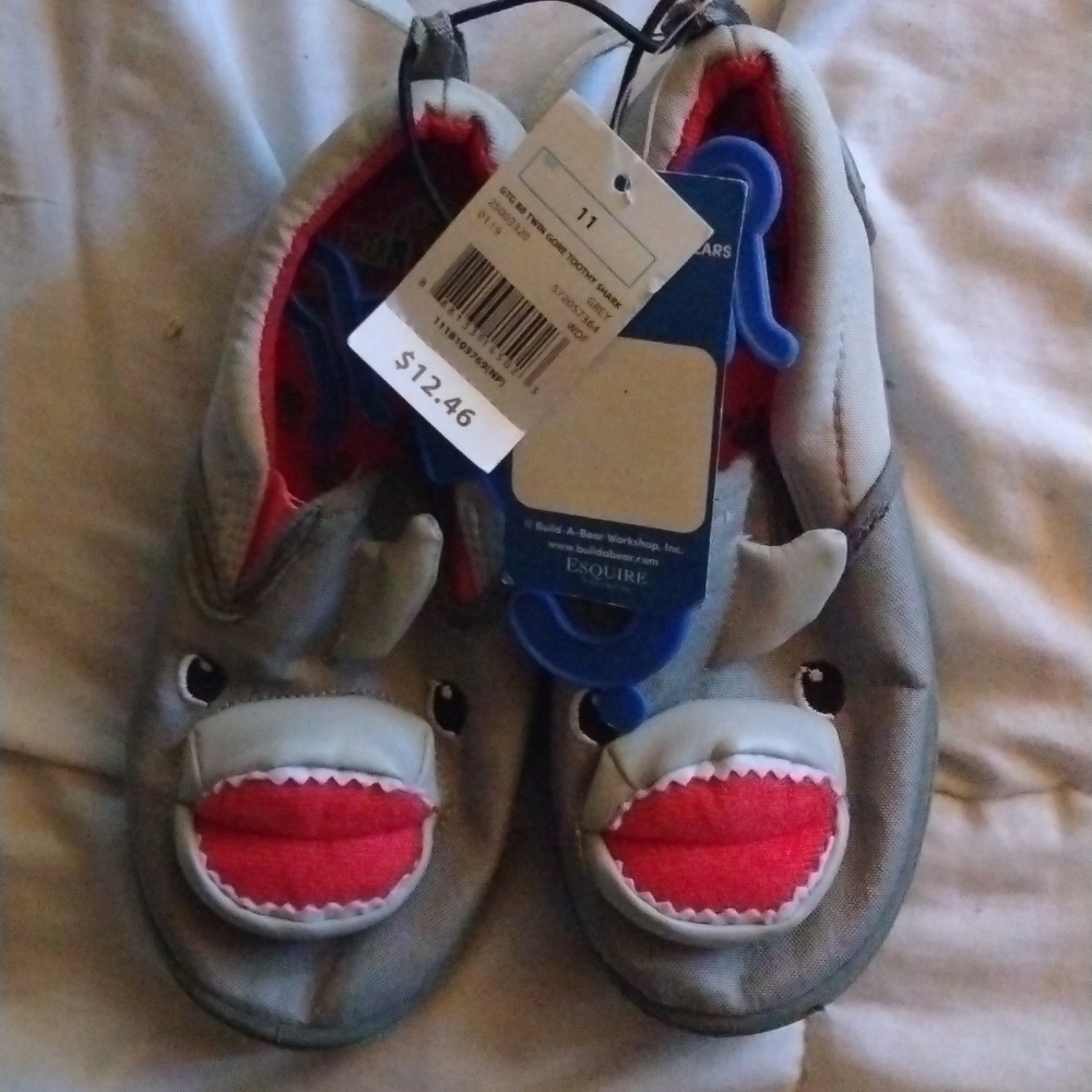 Build a bear shark shoes - Picture 4 of 4